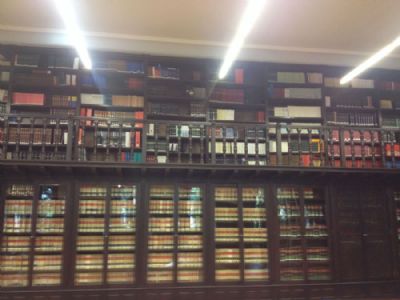 Biblioteca facultad de derecho 